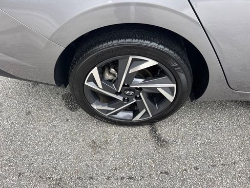 Used 2025 Hyundai Elantra Sport image 17