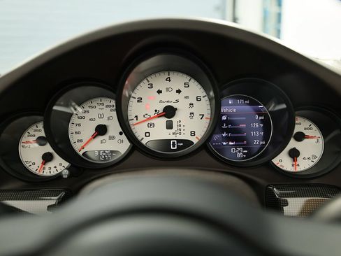 Certified 2019 Porsche 911 Turbo AWD/4WD image 33