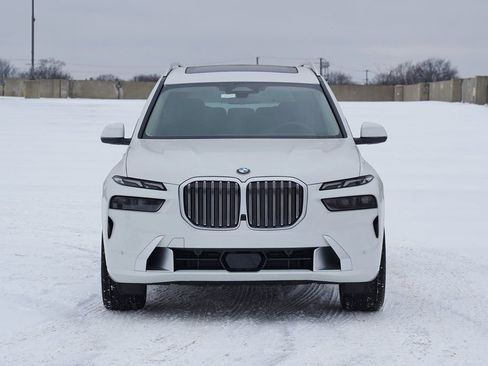 Used 2026 BMW X7 xDrive40i w/ Premium Package image 2