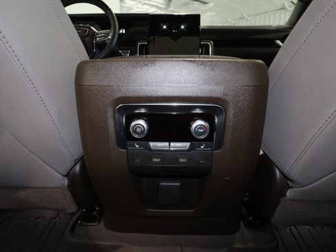 Certified 2026 GMC Yukon Elevation w/ Elevation Premium Package AWD/4WD image 35