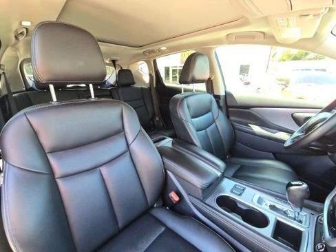 Used 2020 Nissan Murano SV w/ Premium Package FWD image 19
