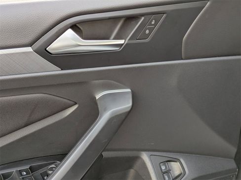 Used 2024 Volkswagen Jetta SE image 16