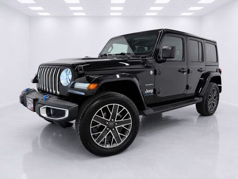 Used 2023 Jeep Wrangler Unlimited Sahara w/ Cold Weather Group AWD/4WD image 5