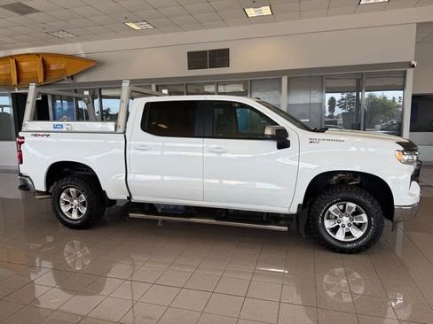 Used 2022 Chevrolet Silverado 1500 LT image 2