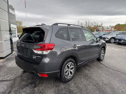 Used 2021 Subaru Forester Premium AWD/4WD image 7