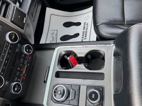 Used 2021 Ford Expedition XLT image 21