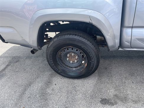 Used 2018 Toyota Tacoma SR5 image 12