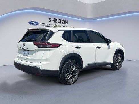 Used 2024 Nissan Rogue S FWD image 6