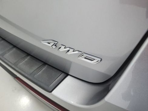 Used 2021 Ford Explorer XLT w/ Equipment Group 202A AWD/4WD image 2
