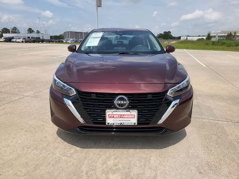 Used 2025 Nissan Sentra SV FWD image 9