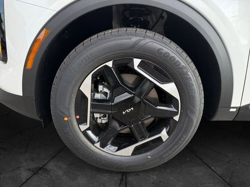 New 2026 Kia Sportage S image 14