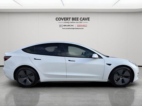 Used 2021 Tesla Model 3 Standard Range Plus image 11