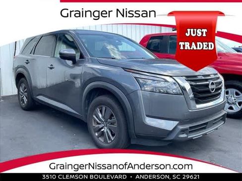 Used 2024 Nissan Pathfinder SV FWD image 1