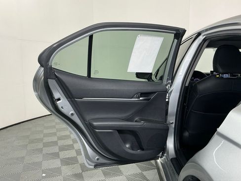 Used 2021 Toyota Camry XSE FWD image 8