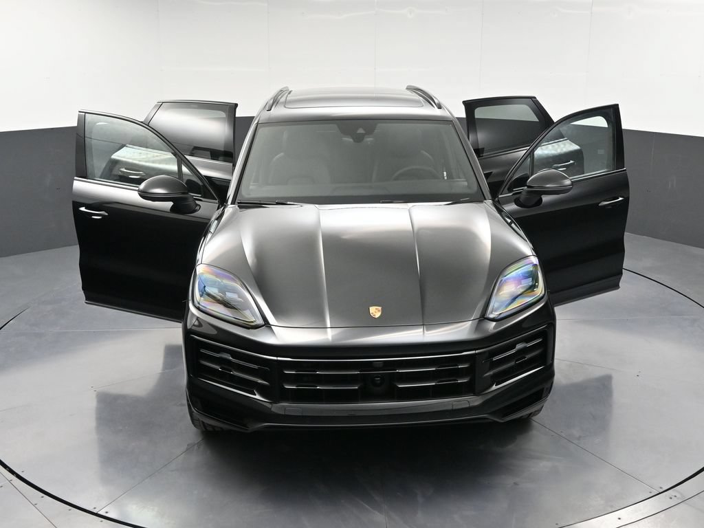 Certified 2026 Porsche Cayenne AWD/4WD image 33