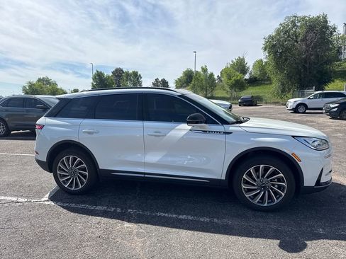 Used 2025 Lincoln Corsair Reserve w/ Equipment Group 202A AWD/4WD image 5