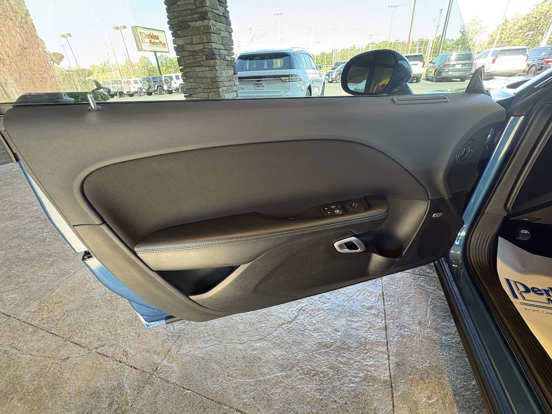 Used 2023 Dodge Challenger SXT RWD image 20