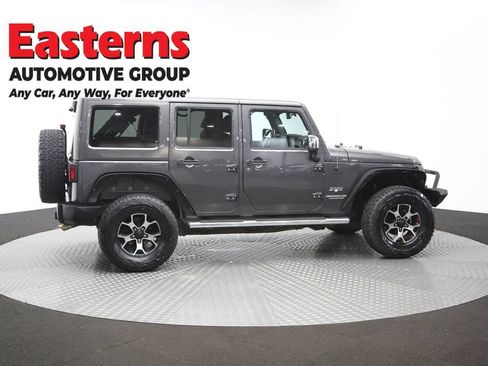 Used 2017 Jeep Wrangler Unlimited Sahara w/ Dual Top Group AWD/4WD image 44