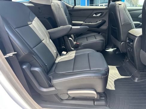 Used 2018 Chevrolet Traverse LT FWD image 16