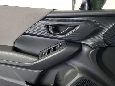 Used 2025 Subaru Crosstrek 2.0i Premium image 29