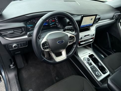 Certified 2022 Ford Explorer XLT image 10