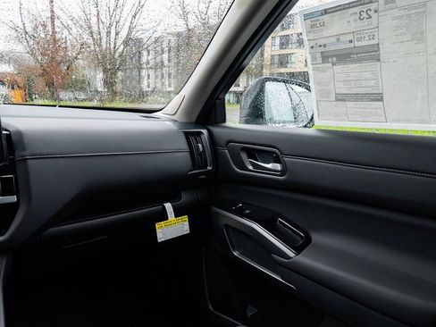 New 2026 Nissan Pathfinder SL image 12