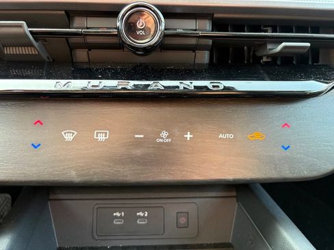 Used 2025 Nissan Murano SV AWD/4WD image 18