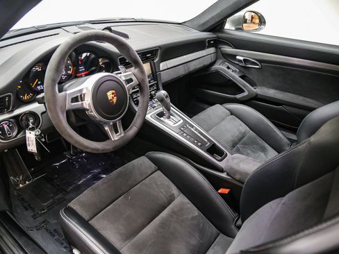 Certified 2015 Porsche 911 GT3 RWD image 4