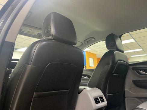 Used 2022 GMC Terrain SLT AWD/4WD image 17