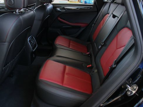 Used 2019 Porsche Macan AWD/4WD image 17