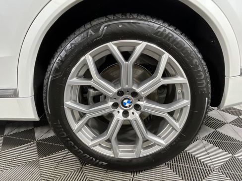 Used 2024 BMW X7 xDrive40i w/ Premium Package image 15