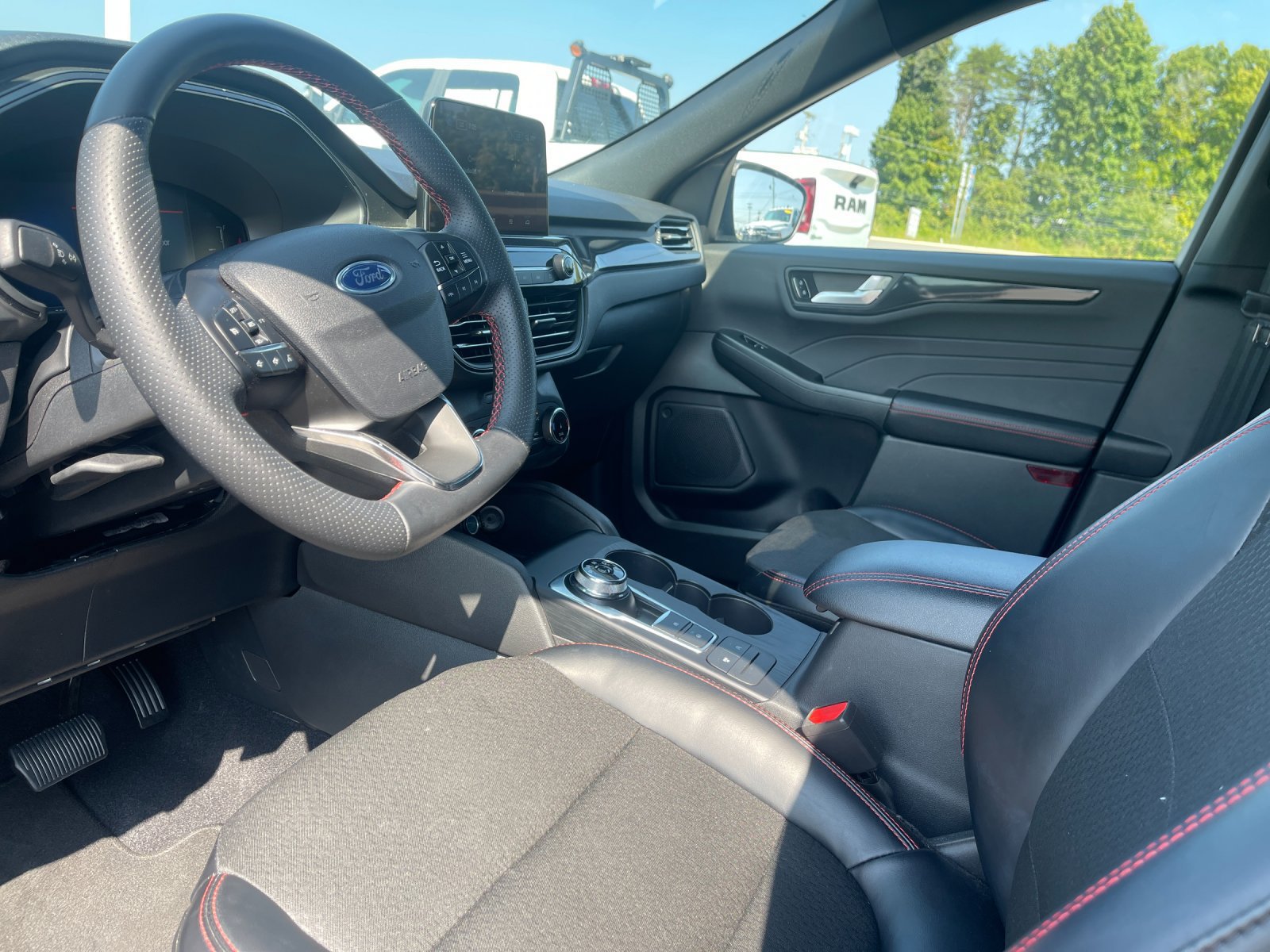 Used 2026 Ford Escape ST-Line AWD/4WD image 11