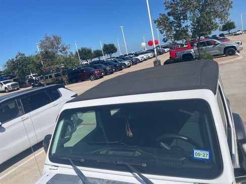 Used 2019 Jeep Wrangler Sport AWD/4WD image 17