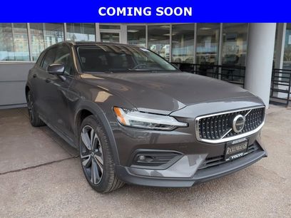 Used 2025 Volvo V60 B5 Cross Country Plus