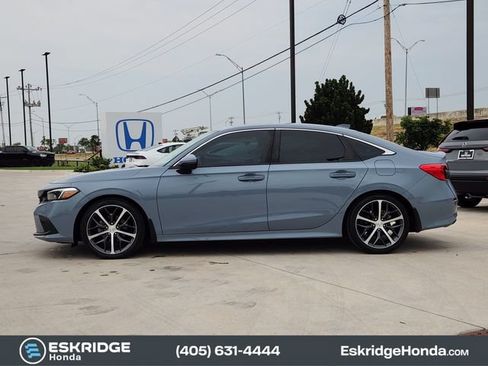 Used 2023 Honda Civic Touring image 4