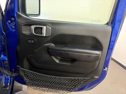 Used 2018 Jeep Wrangler Unlimited Rubicon image 31