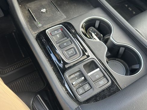 Used 2023 Honda Pilot Elite image 23