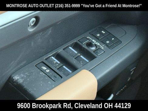 New 2026 Land Rover Defender 130 X-Dynamic SE image 37