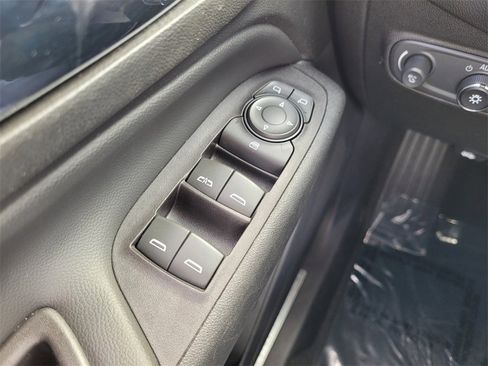 Used 2018 Chevrolet Equinox Premier image 25