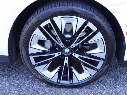 Used 2025 BMW 530i image 40