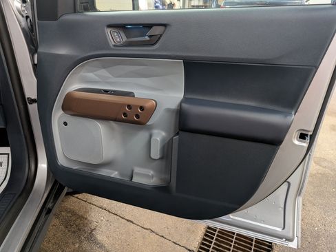 Used 2024 Ford Maverick Lariat FWD image 4