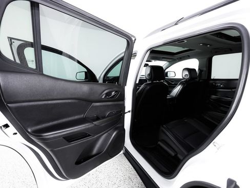 Used 2019 GMC Acadia SLT w/ Black Edition AWD/4WD image 18
