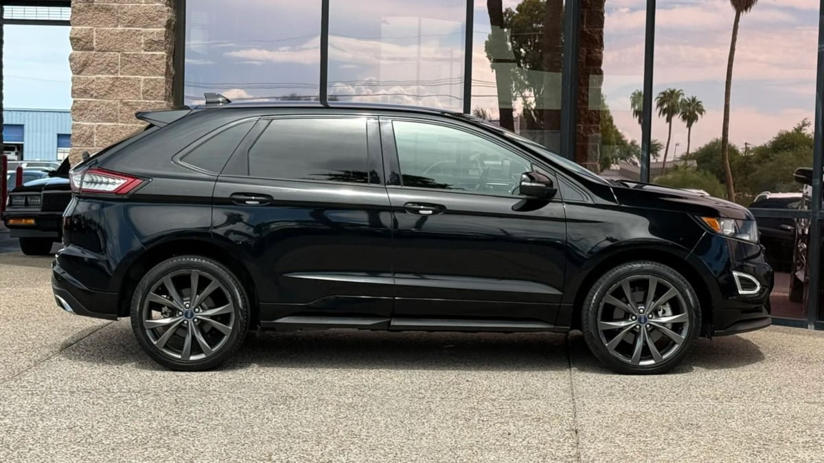 Used 2017 Ford Edge Sport w/ Technology Package AWD/4WD image 15