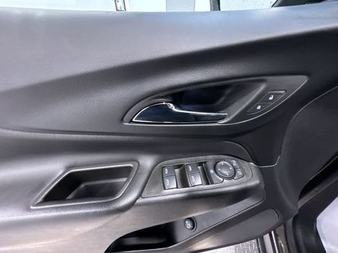 Used 2023 Chevrolet Equinox LT image 12