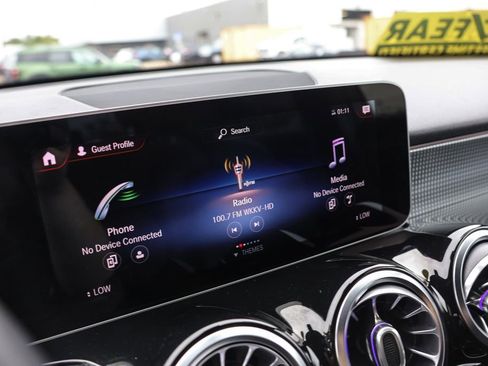 Used 2021 Mercedes-Benz GLB 250 image 44