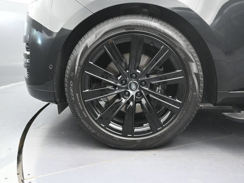 Used 2025 Land Rover Range Rover SE AWD/4WD image 13