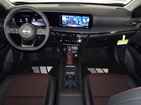 New 2026 Nissan Kicks SR w/ Cold Weather Package image 10