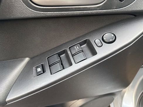 Used 2012 MAZDA MAZDA3 i Touring image 9