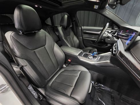 Used 2023 BMW i4 eDrive40 w/ M Sport Package image 33