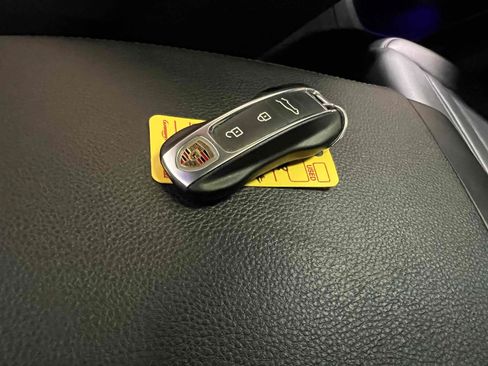 Used 2020 Porsche Cayenne E-Hybrid AWD/4WD image 11